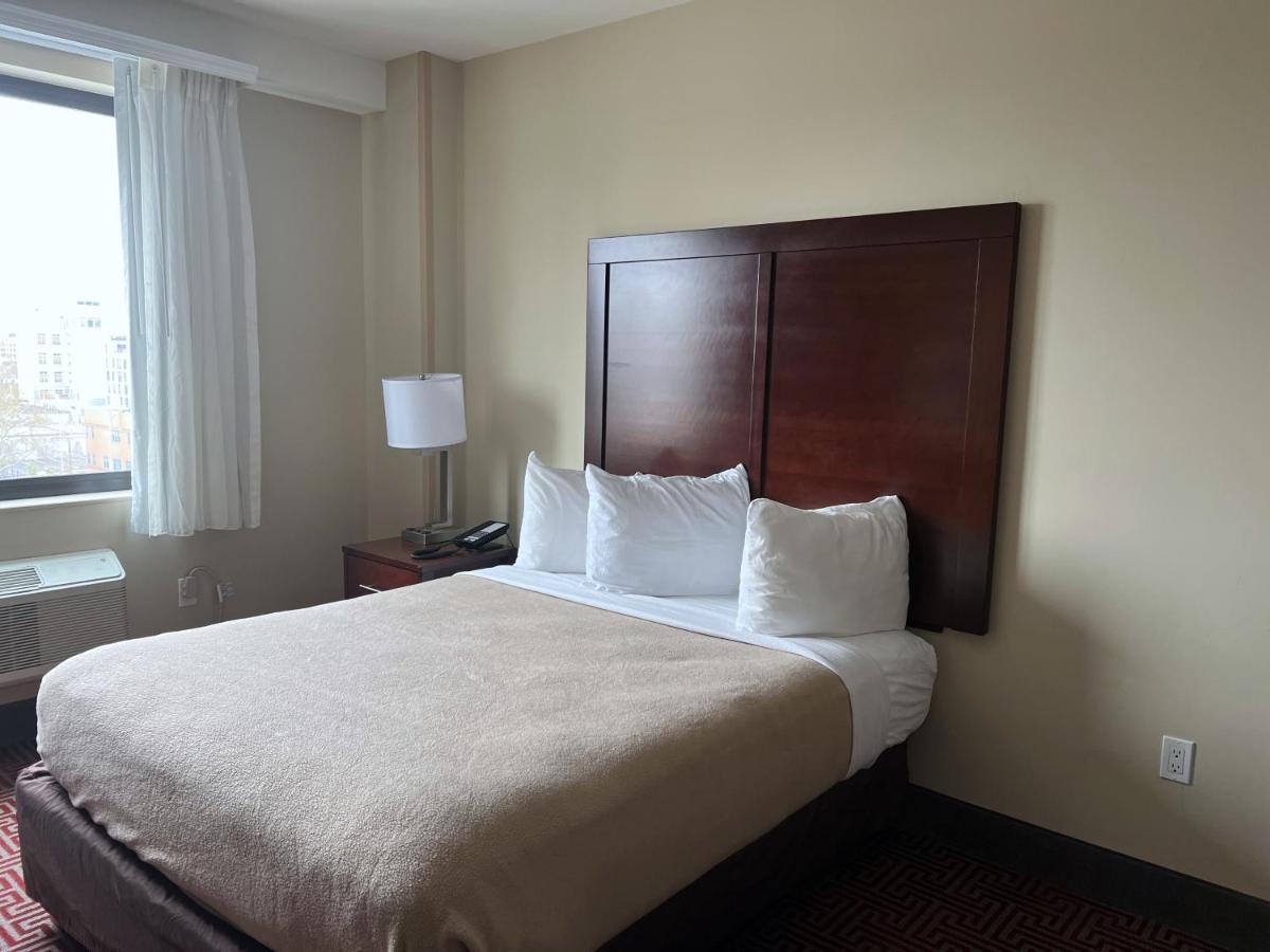 Lotus Blu Inn & Suites Nova York Exterior foto